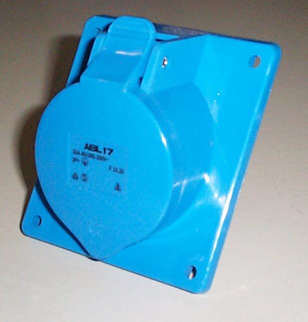 WCD inb 16A 3 polig 220V IP44