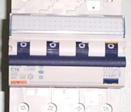 Aardlekcombinatie 4 polig