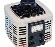 Regeltrafo met analoge uitlezing.